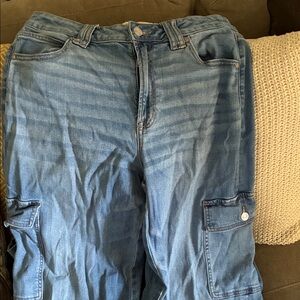 American Eagle Outfitters women Relaxed Light Blue Cargo Jeans